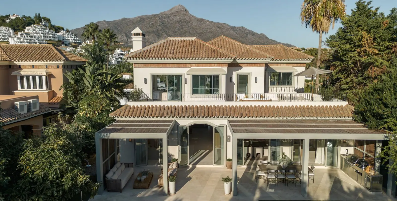 Venta de villa independiente en Nueva Andalucía 1