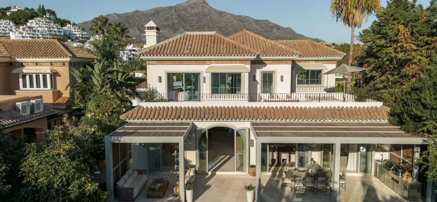 Venta de villa independiente en Nueva Andalucía 0