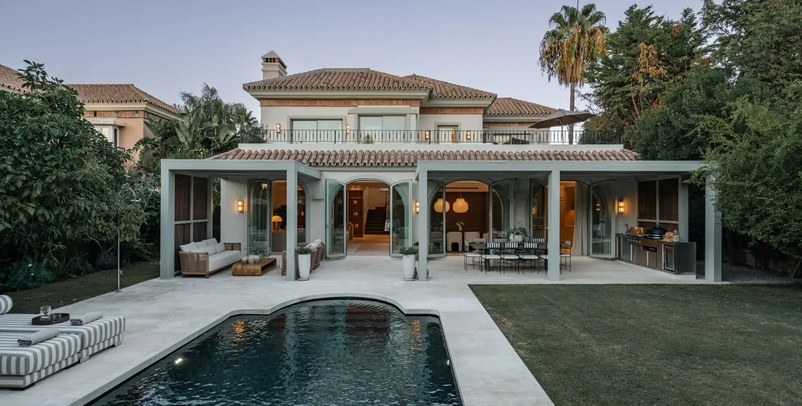 Venta de villa independiente en Nueva Andalucía 2