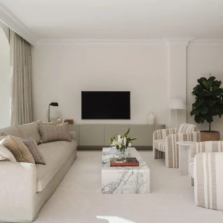 Venta de villa independiente en Nueva Andalucía