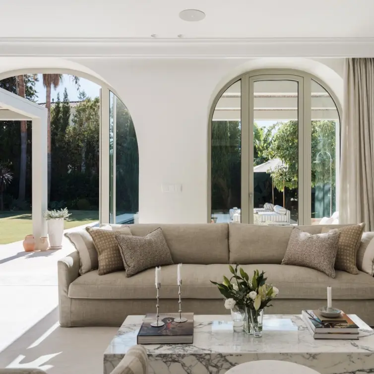 Venta de villa independiente en Nueva Andalucía