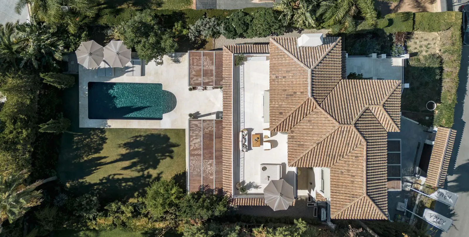 Venta de villa independiente en Nueva Andalucía 41