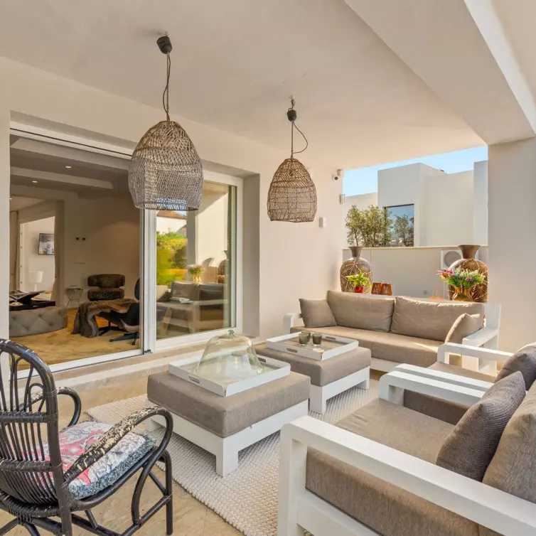 Venta de villa independiente en Estepona
