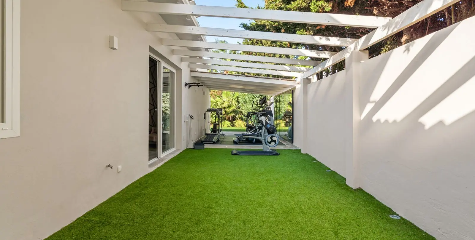 Venta de villa independiente en Estepona 10