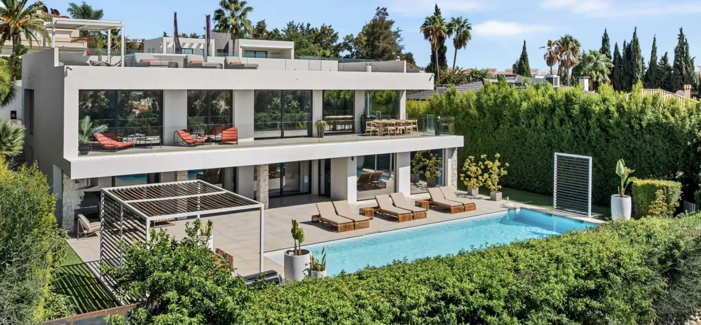 Venta de villa independiente en Nueva Andalucía 0