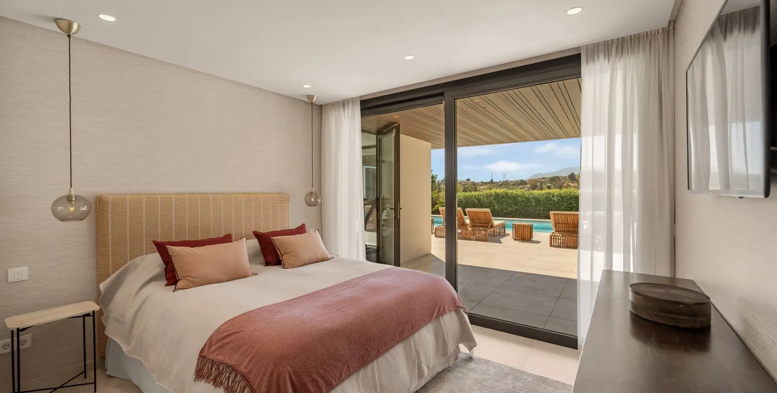 Venta de villa independiente en Nueva Andalucía 36