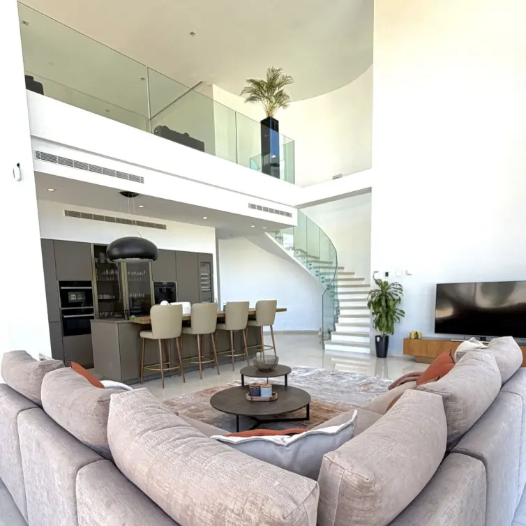 Short-term rent of detached villa in Los Flamingos