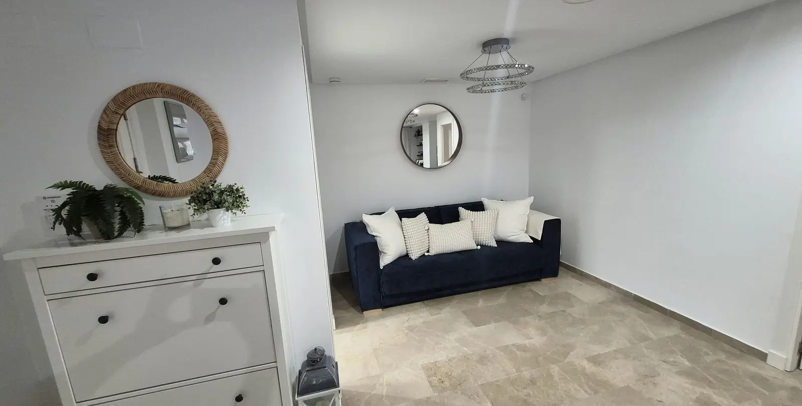 Продажа апартаментов на первом этаже в Miraflores 11