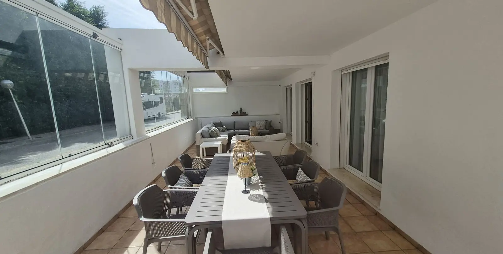 Продажа апартаментов на первом этаже в Miraflores 12
