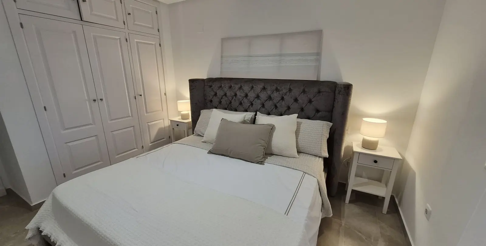 Продажа апартаментов на первом этаже в Miraflores 16
