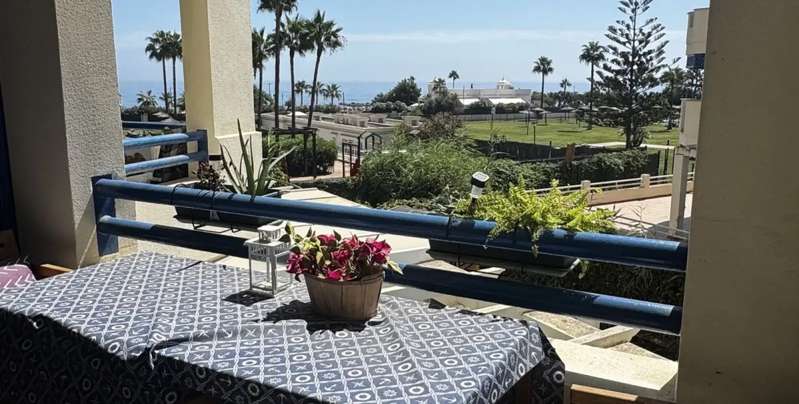 Venta de apartamento en planta media en San Luis de Sabinillas 3