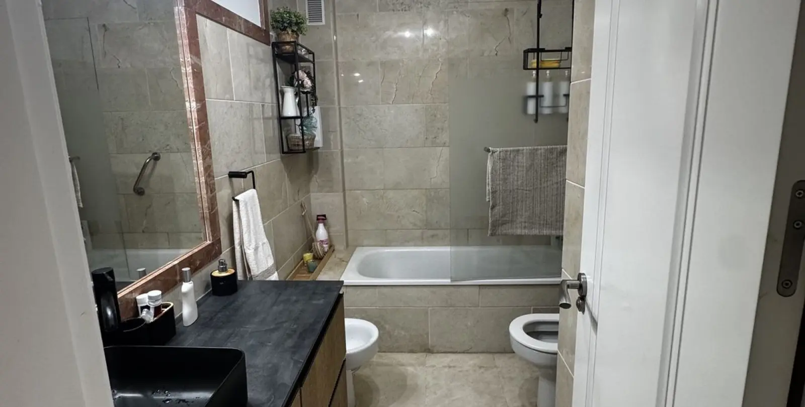 Venta de apartamento en planta media en San Luis de Sabinillas 23