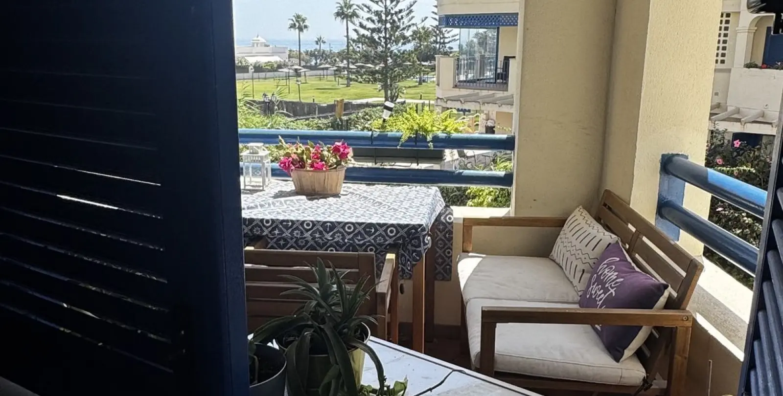 Venta de apartamento en planta media en San Luis de Sabinillas 28