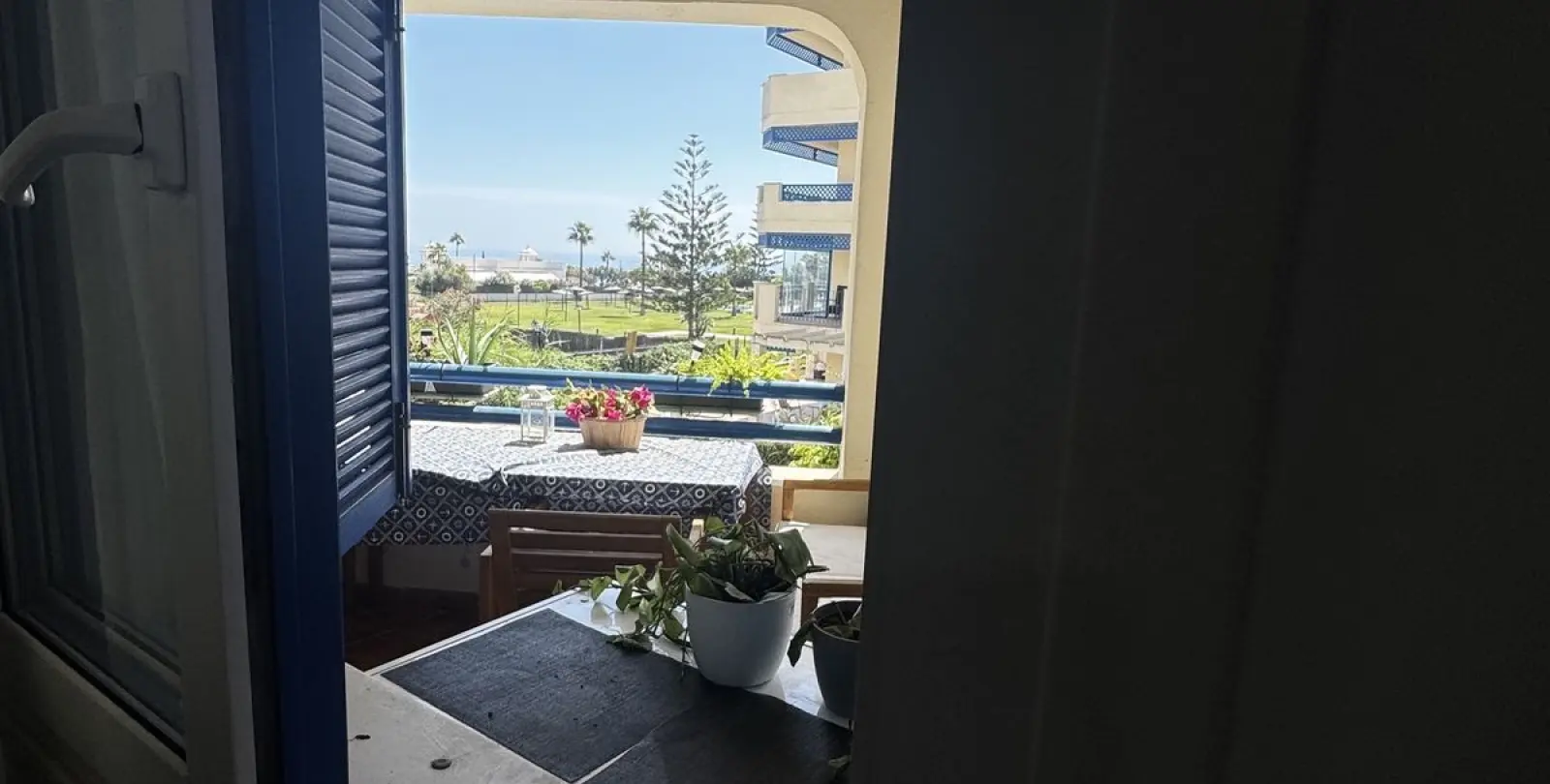 Venta de apartamento en planta media en San Luis de Sabinillas 30