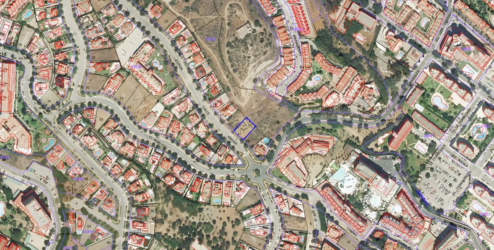 Sale of residential plot in Torrequebrada 15