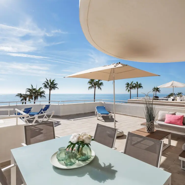 Sale of ground floor apartment in Estepona
