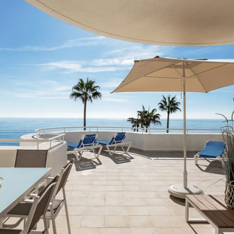 Sale of ground floor apartment in Estepona