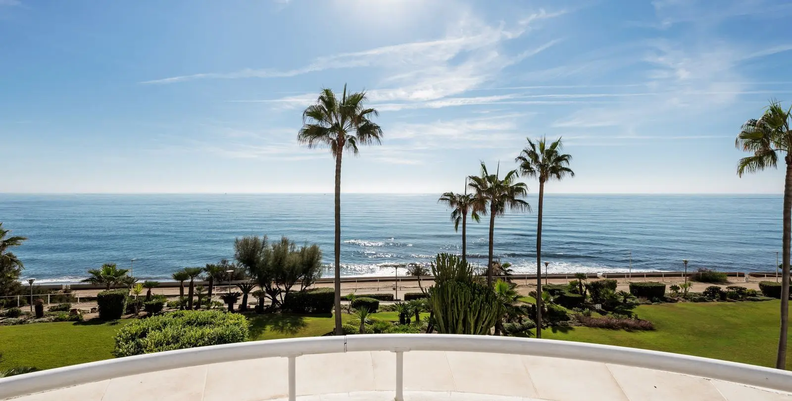 Sale of ground floor apartment in Estepona 6