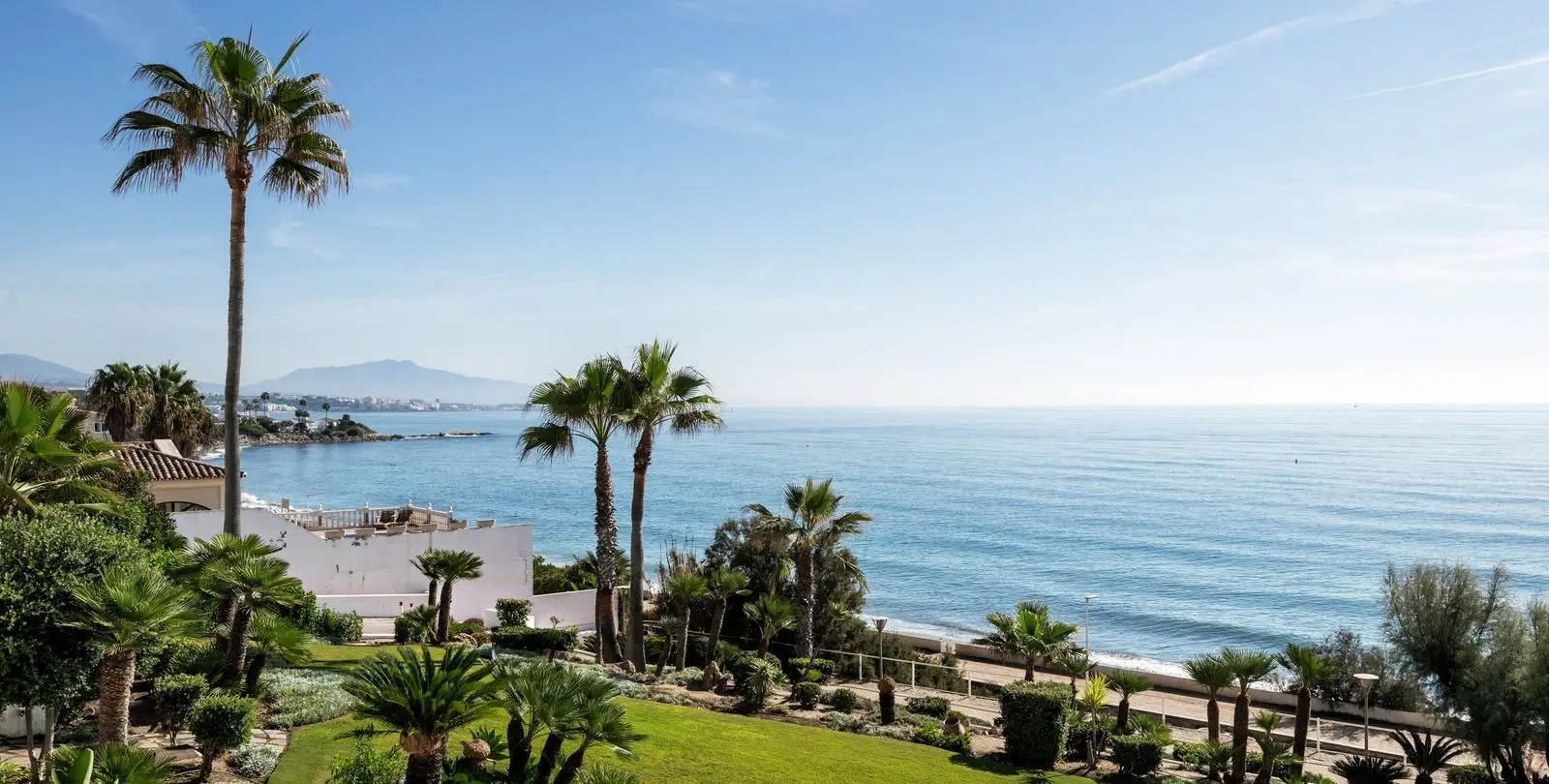 Sale of ground floor apartment in Estepona 8
