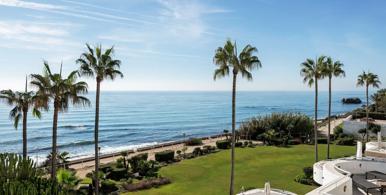 Sale of ground floor apartment in Estepona 9