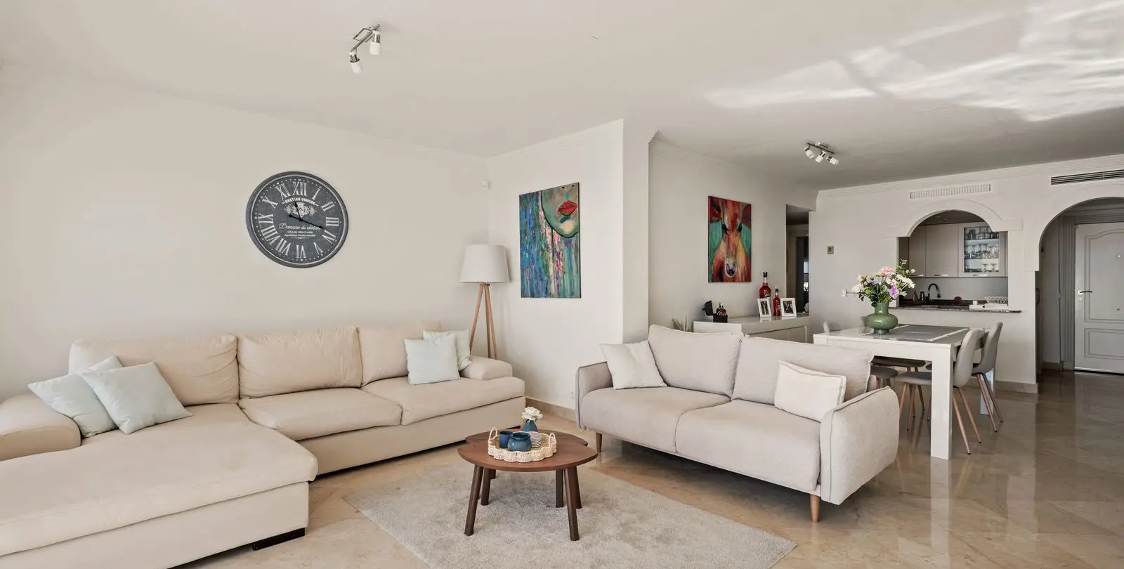 Sale of ground floor apartment in Estepona 12