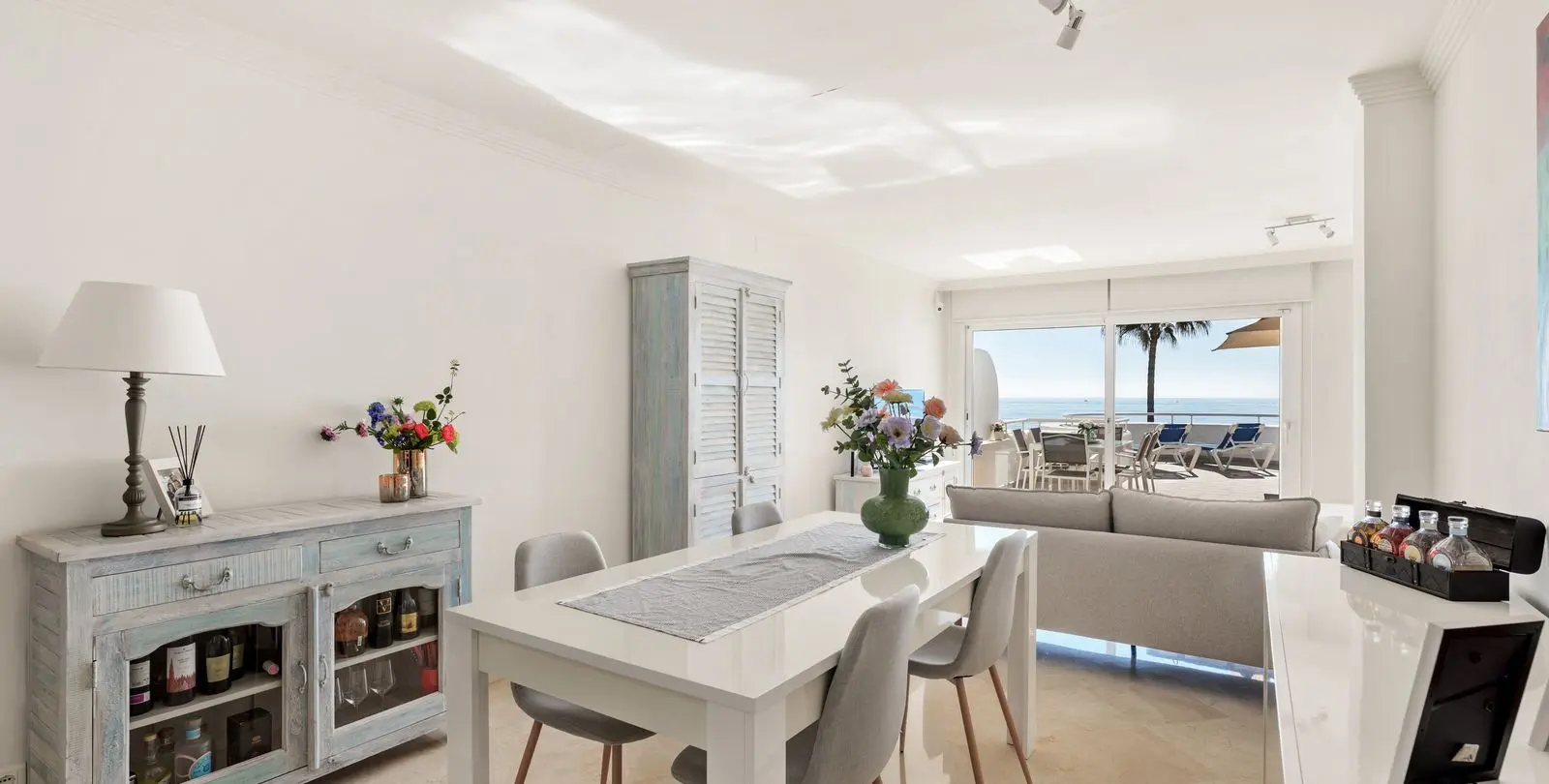Sale of ground floor apartment in Estepona 13