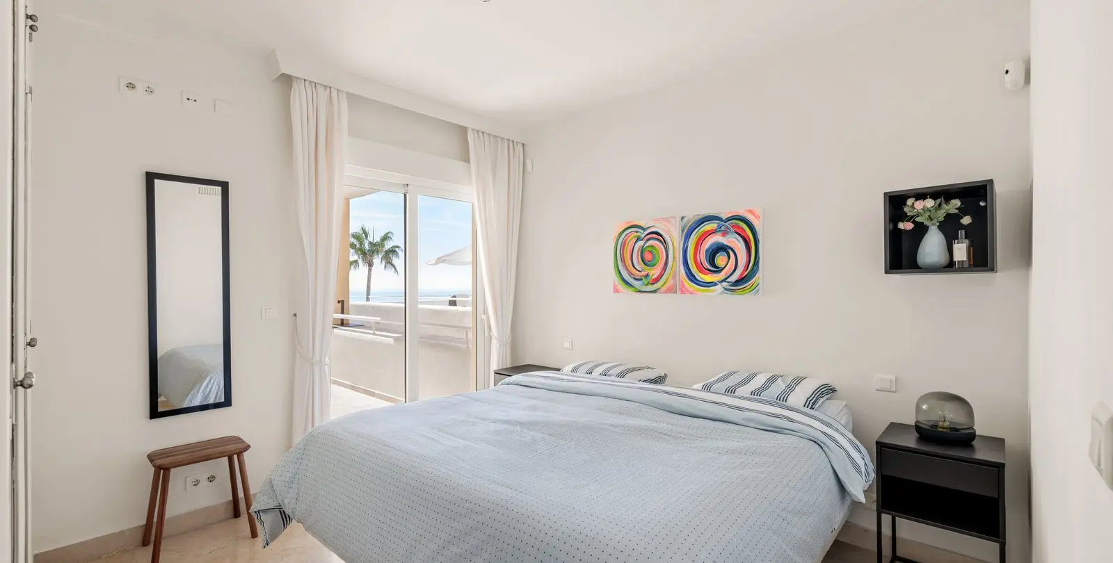 Sale of ground floor apartment in Estepona 18