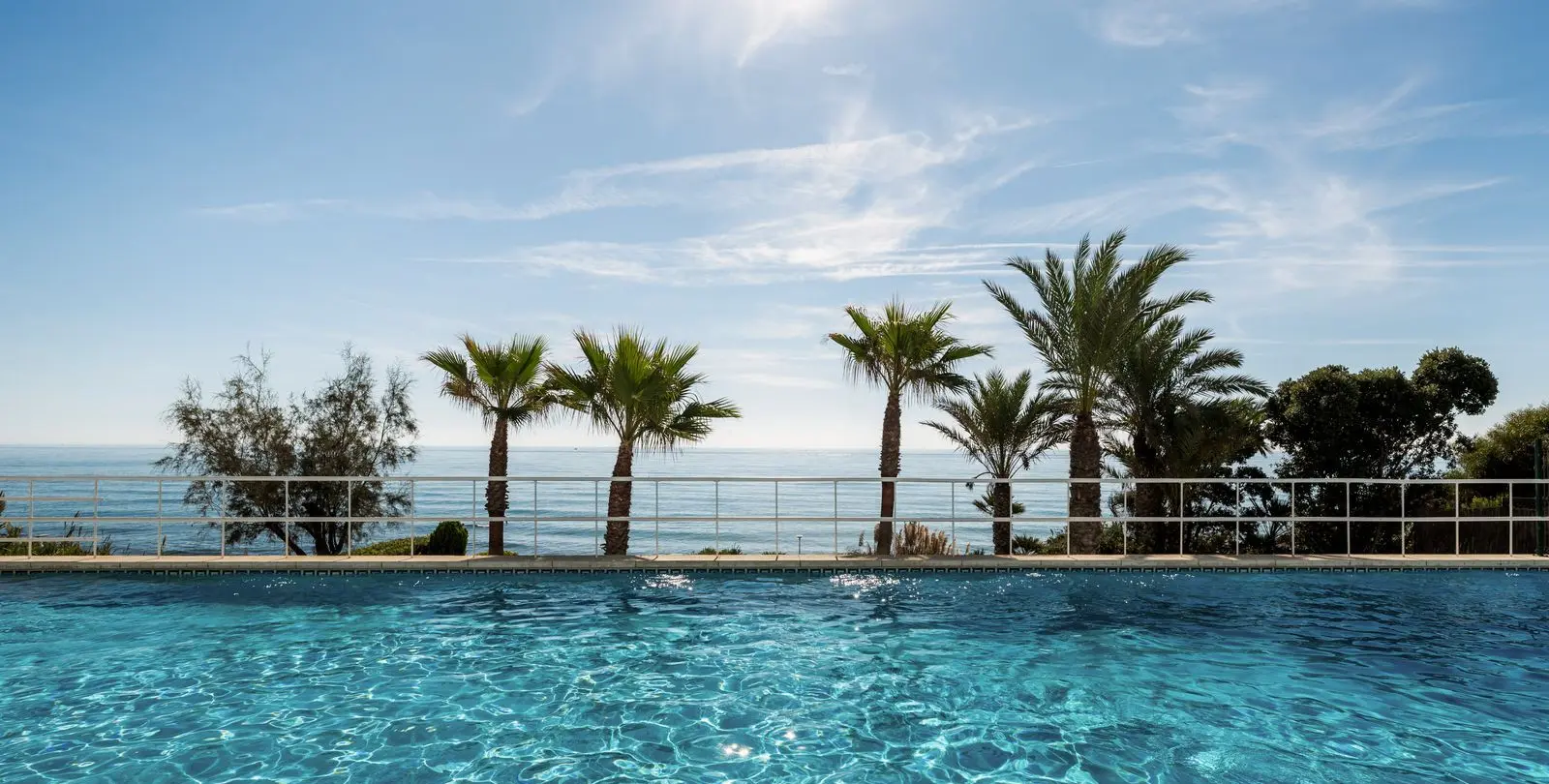 Sale of ground floor apartment in Estepona 25