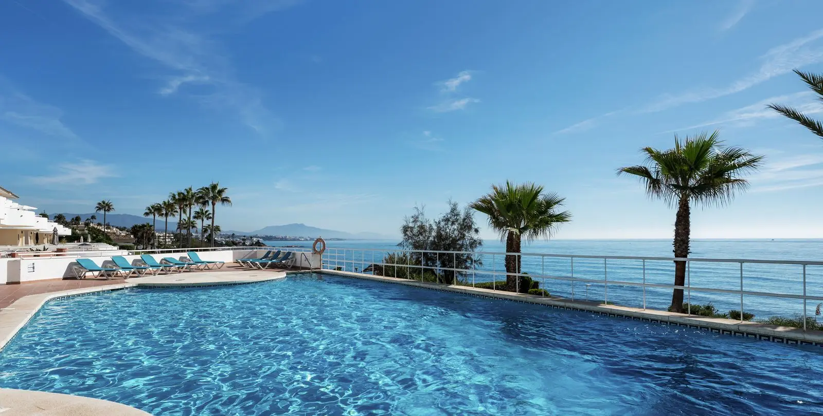 Sale of ground floor apartment in Estepona 26