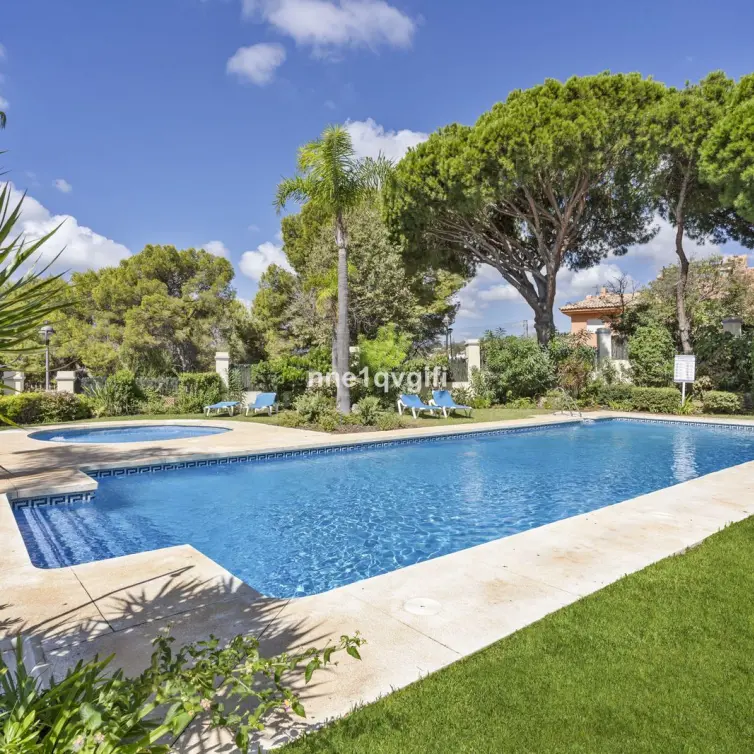 Venta de ático dúplex en Cabopino