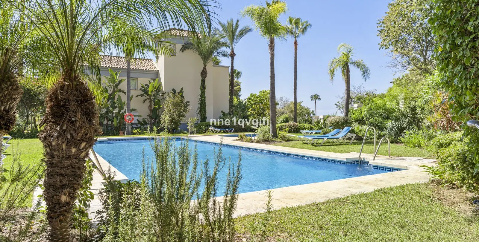 Venta de ático dúplex en Cabopino 11