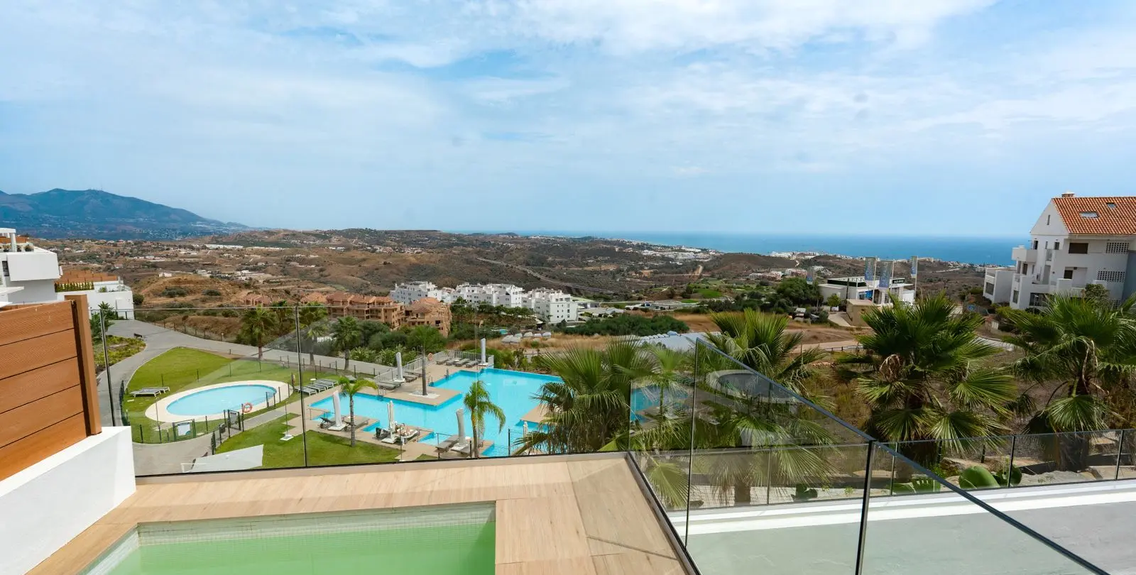 Продажа апартаментов на среднем этаже в Calanova Golf 1