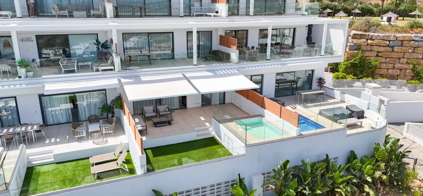 Продажа апартаментов на среднем этаже в Calanova Golf 1
