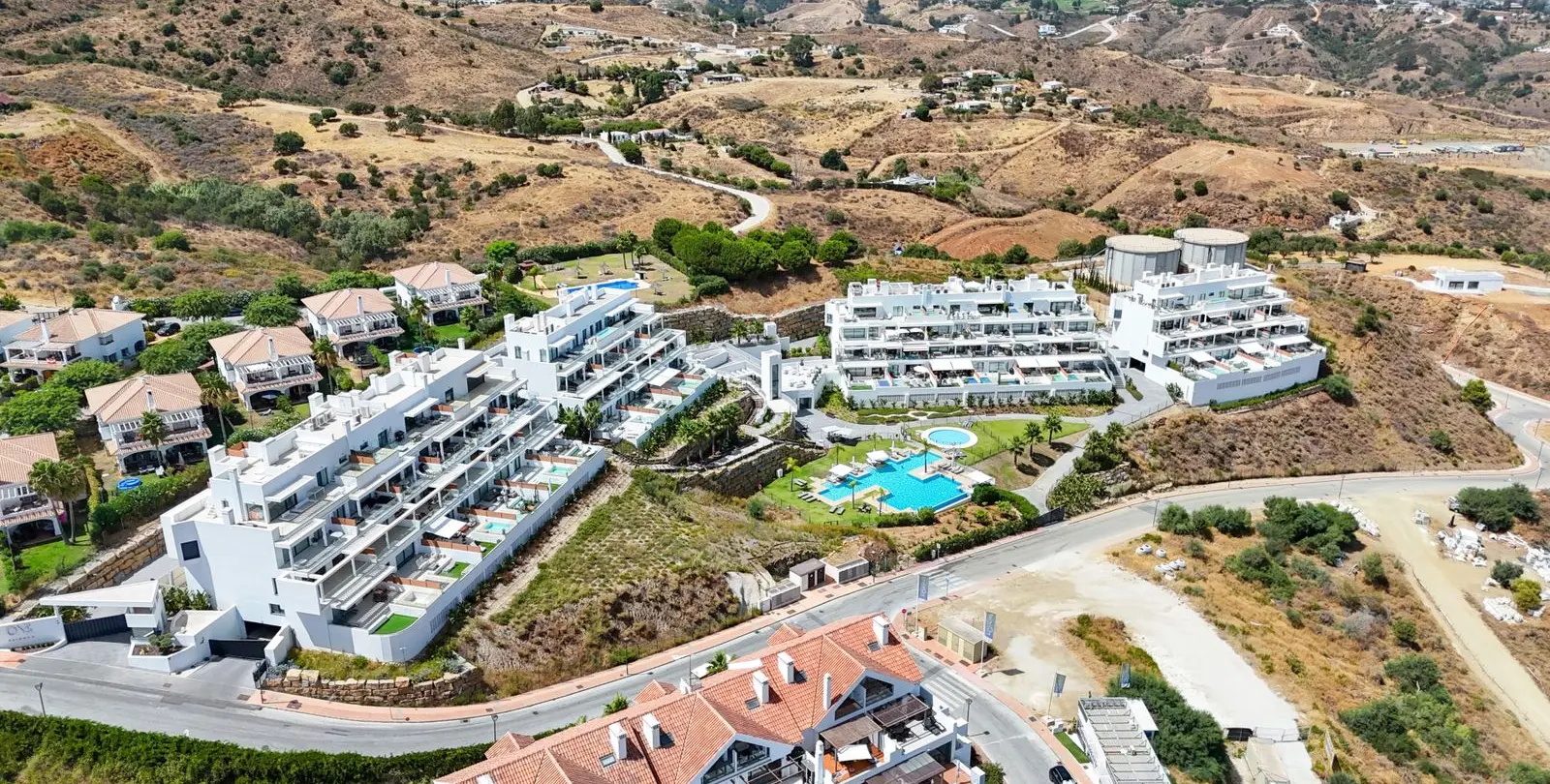 Продажа апартаментов на среднем этаже в Calanova Golf 22
