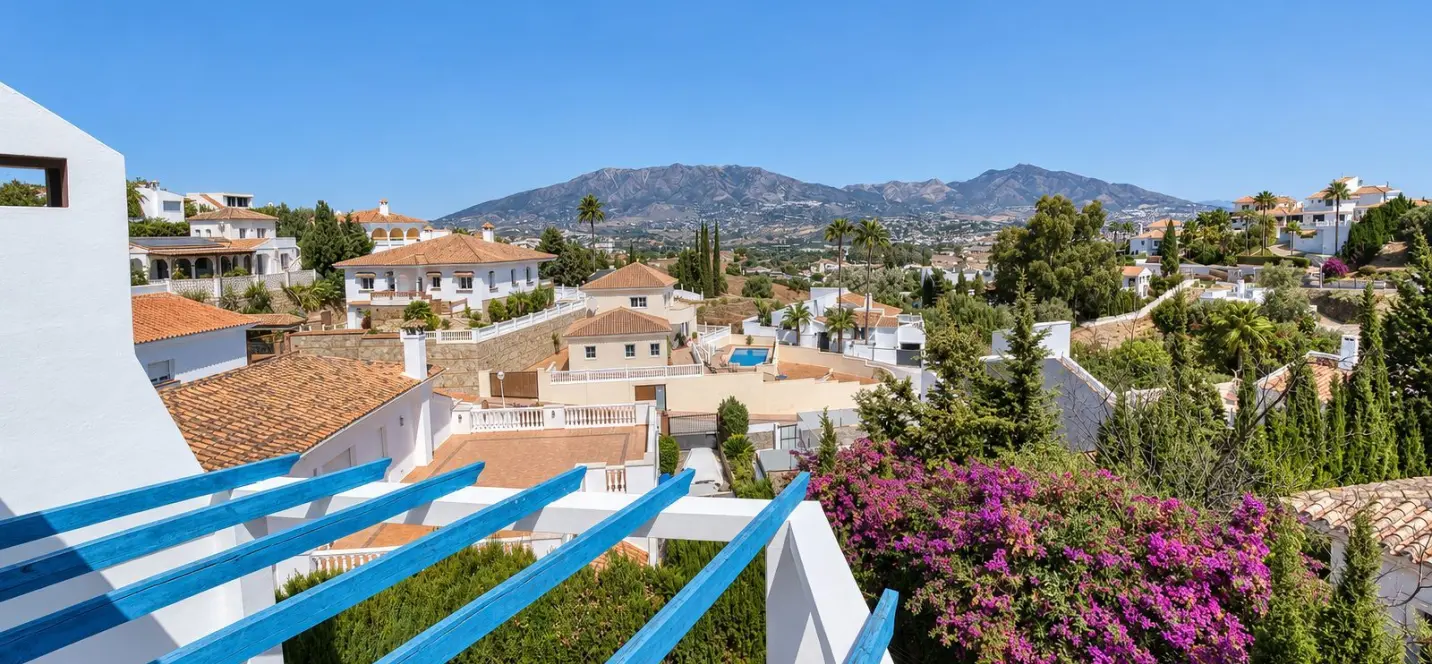 Sale of detached villa in Cerros del Aguila 1