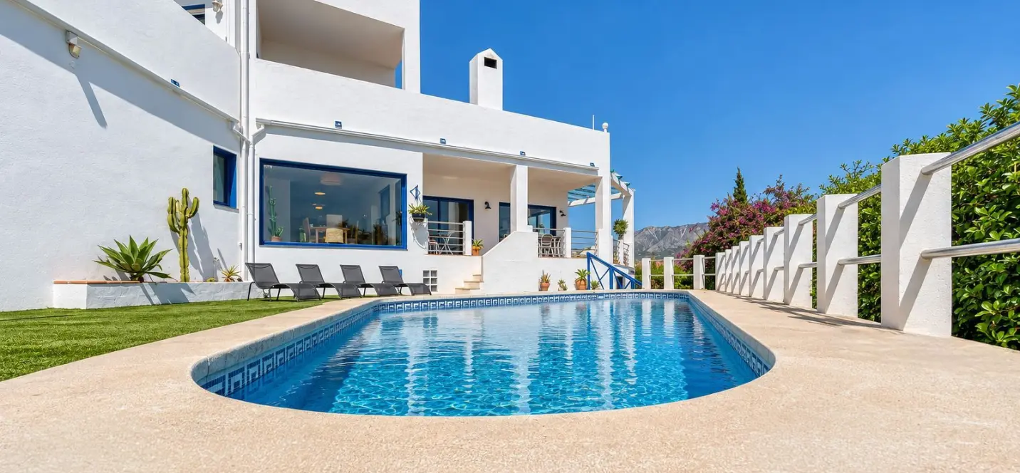 Sale of detached villa in Cerros del Aguila 3