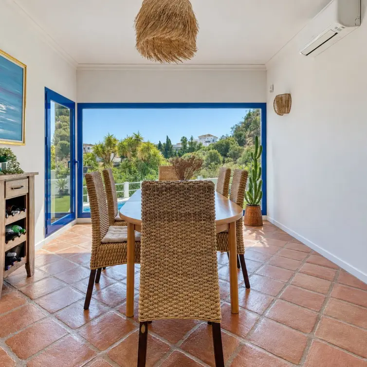 Sale of detached villa in Cerros del Aguila