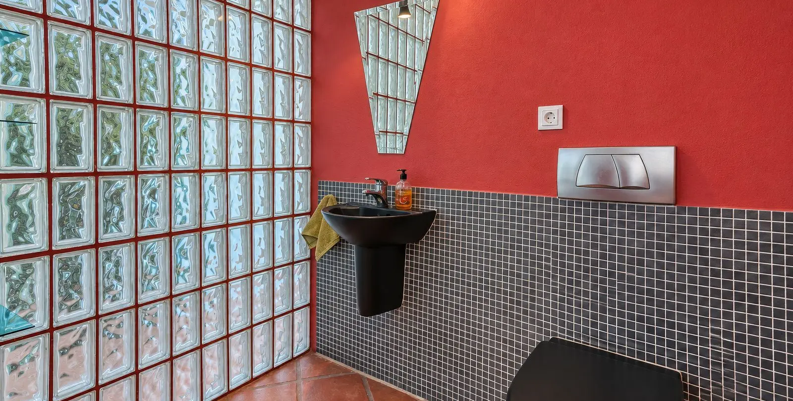 Sale of detached villa in Cerros del Aguila 9