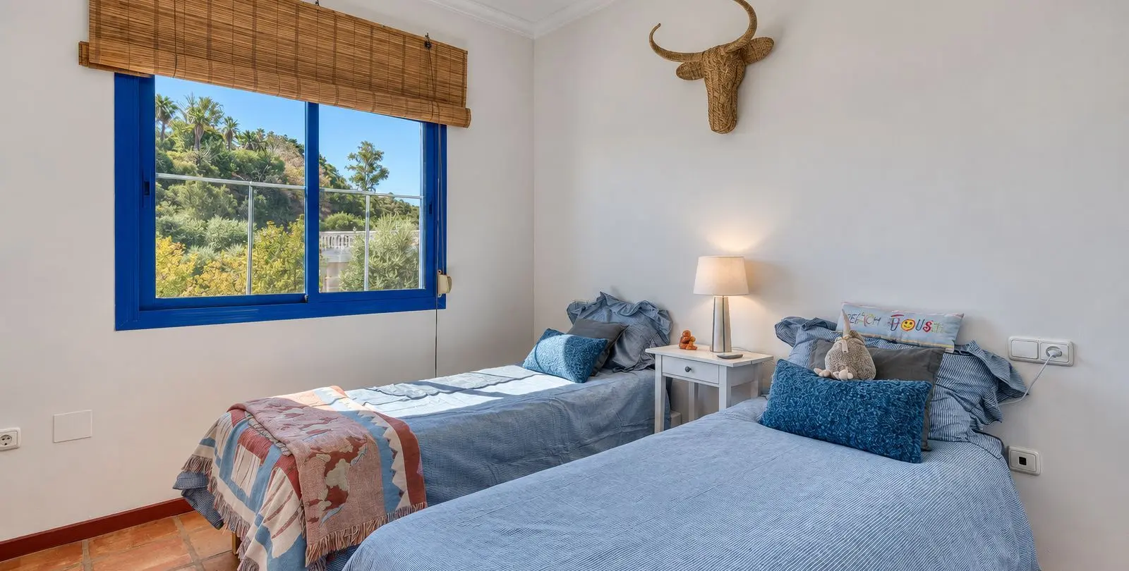 Sale of detached villa in Cerros del Aguila 11
