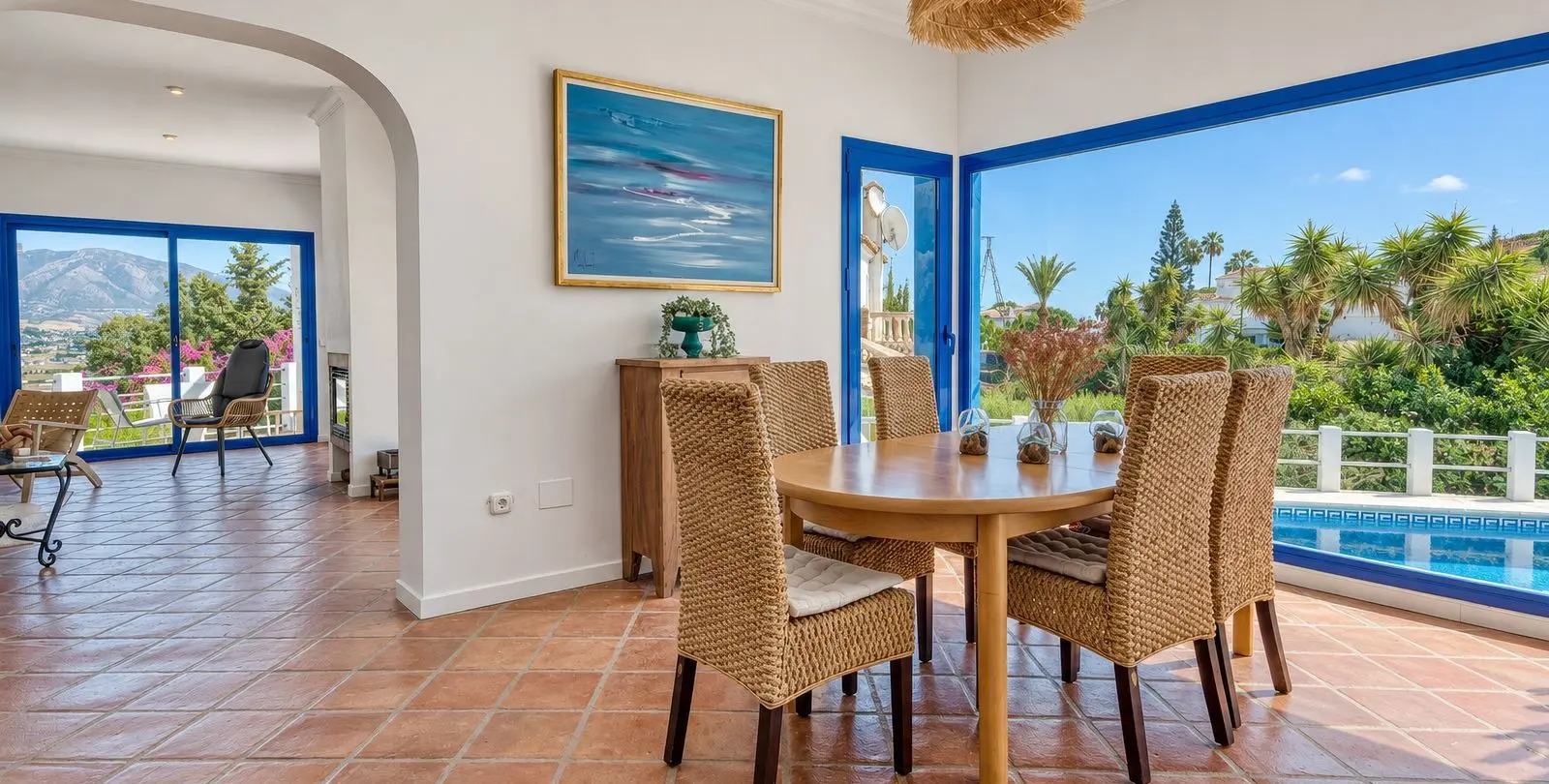 Sale of detached villa in Cerros del Aguila 14