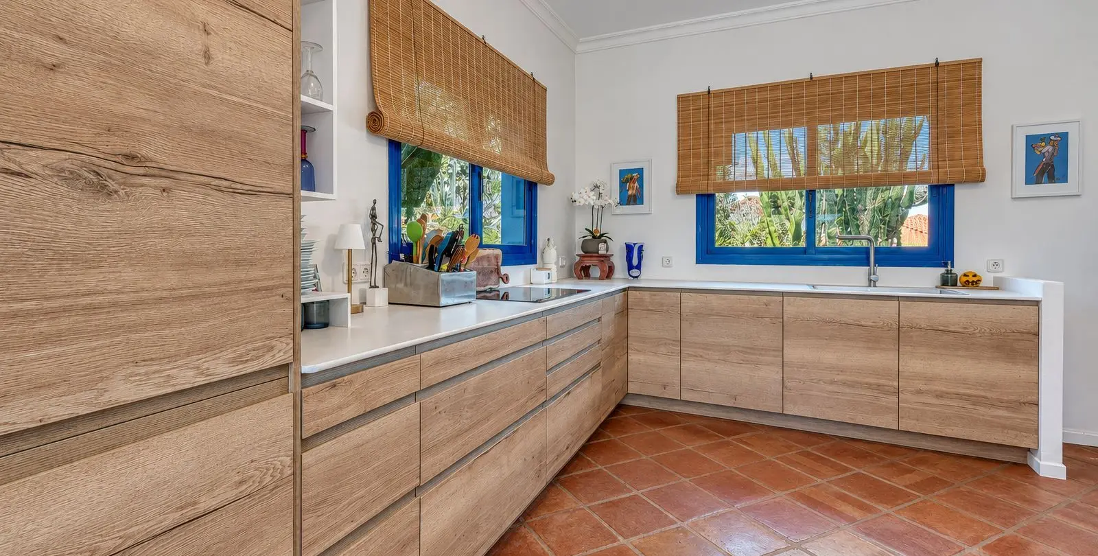 Sale of detached villa in Cerros del Aguila 17