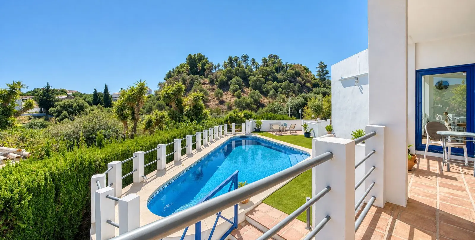Sale of detached villa in Cerros del Aguila 31