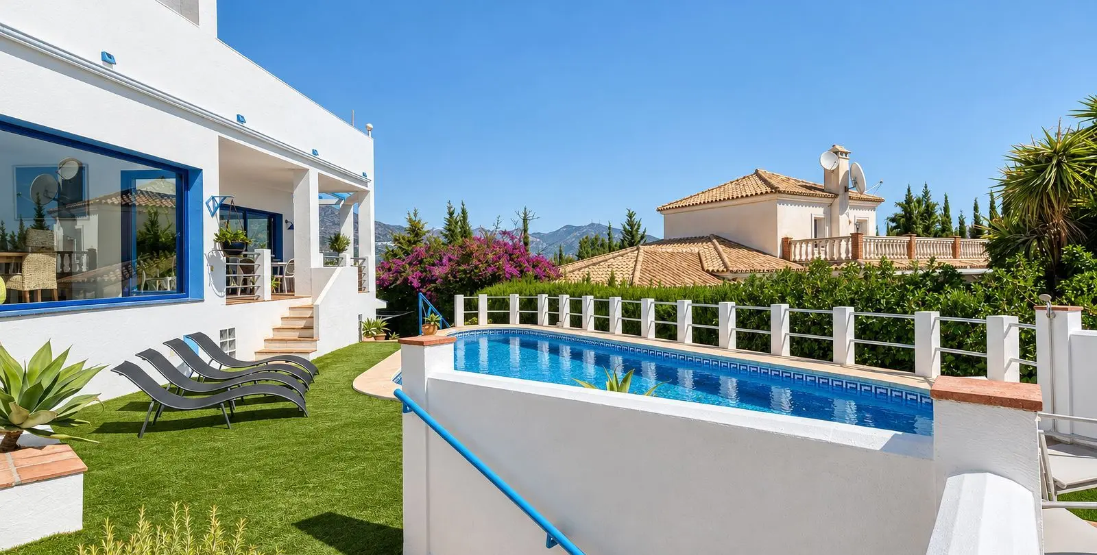 Sale of detached villa in Cerros del Aguila 36