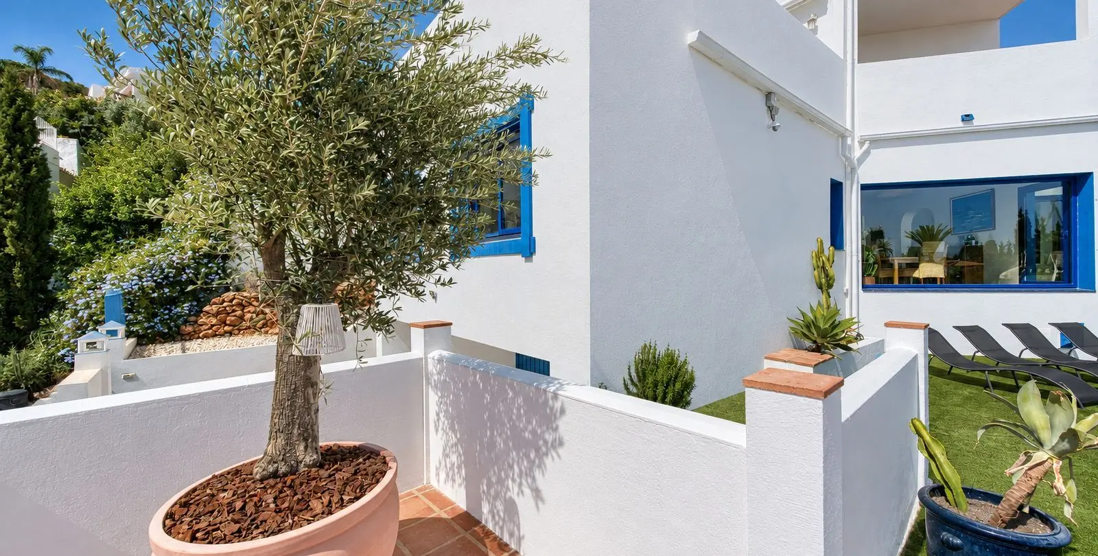 Sale of detached villa in Cerros del Aguila 47