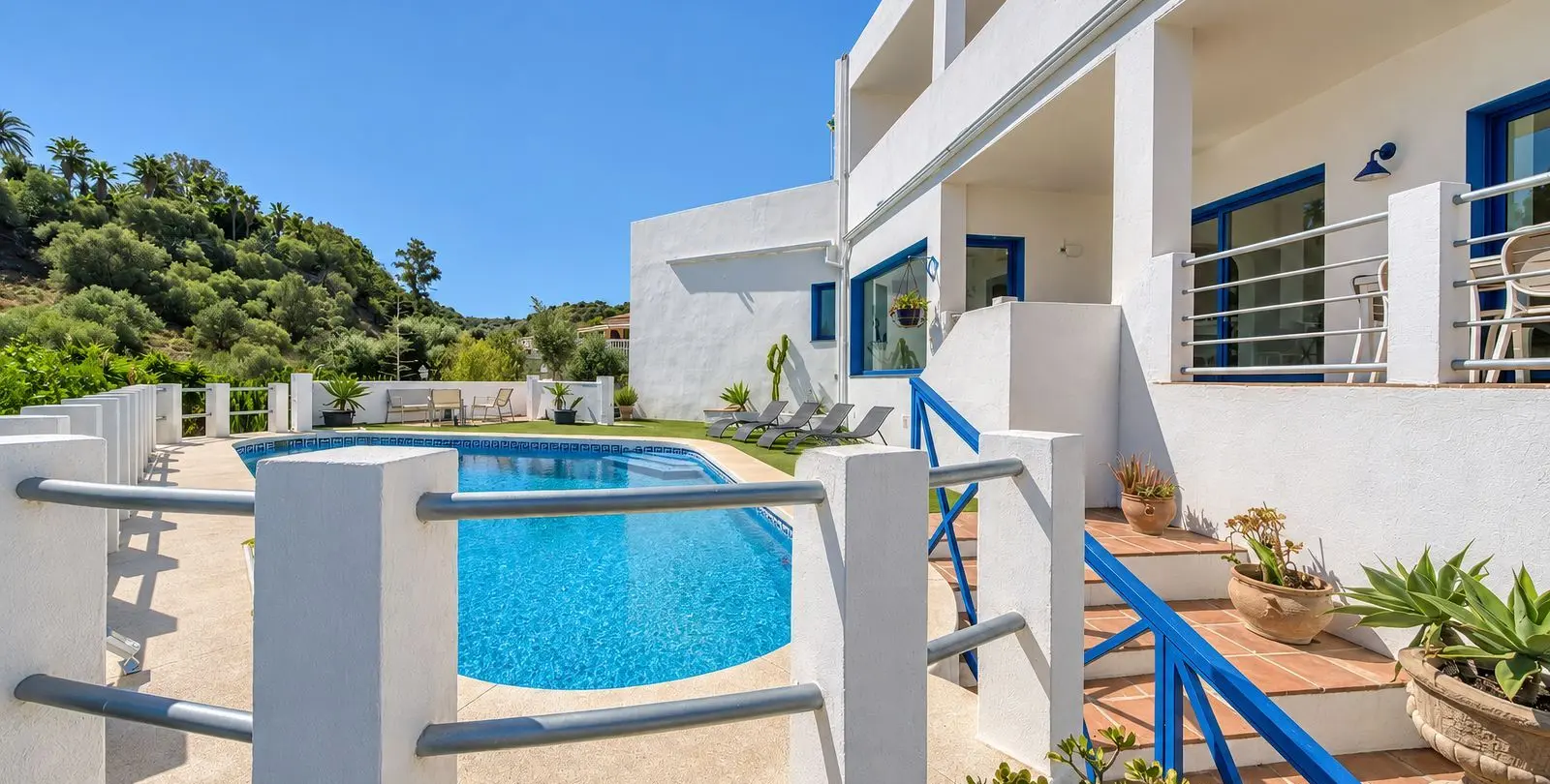 Sale of detached villa in Cerros del Aguila 48