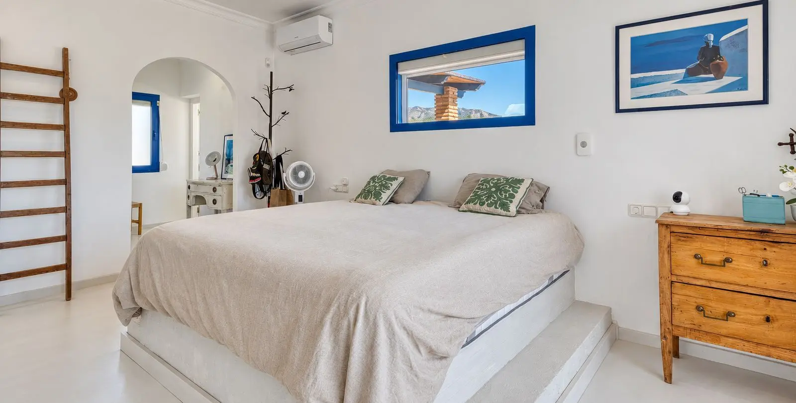Sale of detached villa in Cerros del Aguila 51