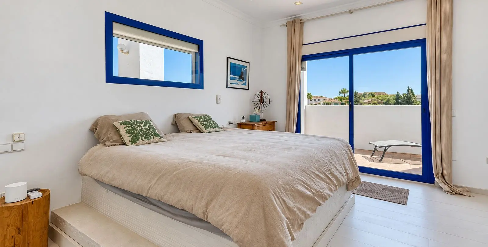 Sale of detached villa in Cerros del Aguila 52