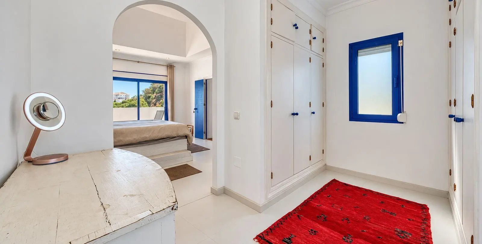 Sale of detached villa in Cerros del Aguila 55