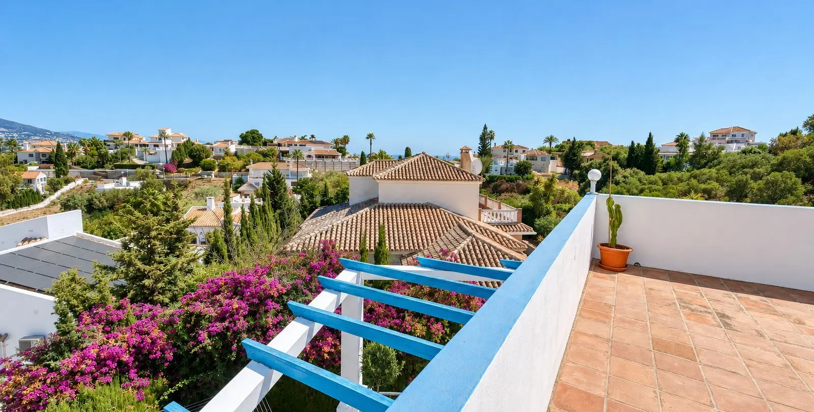 Sale of detached villa in Cerros del Aguila 61