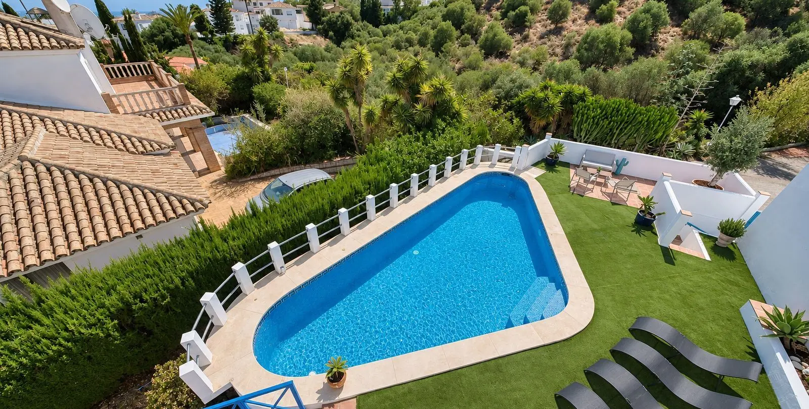 Sale of detached villa in Cerros del Aguila 64